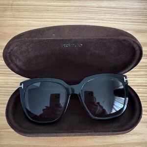 EUC Tom Ford Black Sunglasses FT0952 Amara